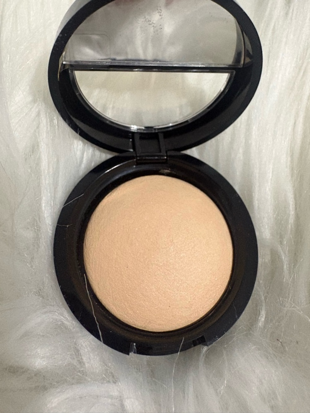 BNIB Laura Geller Baked Highlighter in French Vanilla - Picture 4 of 4
